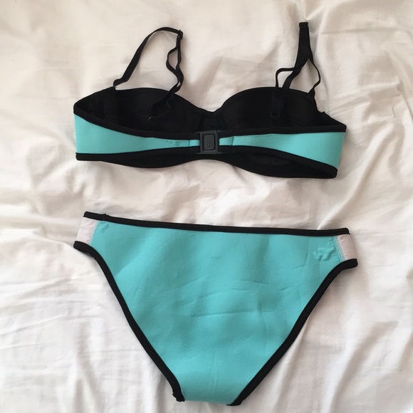 Bikini - Picture 4 of 4